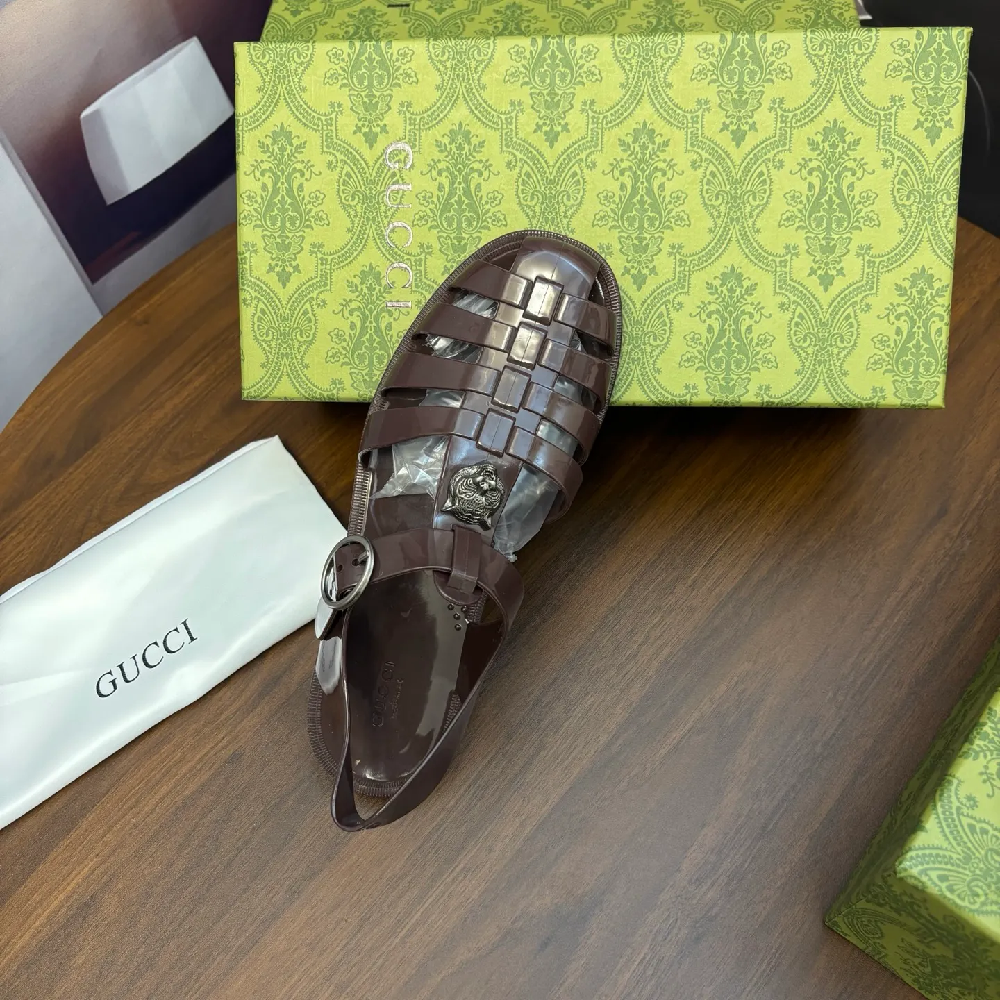 Men's shoes: 260💰[Gucci] sandals, counter quality, top-quality original items, real photos! Original T men's shoes 💰PU material, fine workmanship, comfortable; genuine 1:1 replica Size: 36 ~ 46